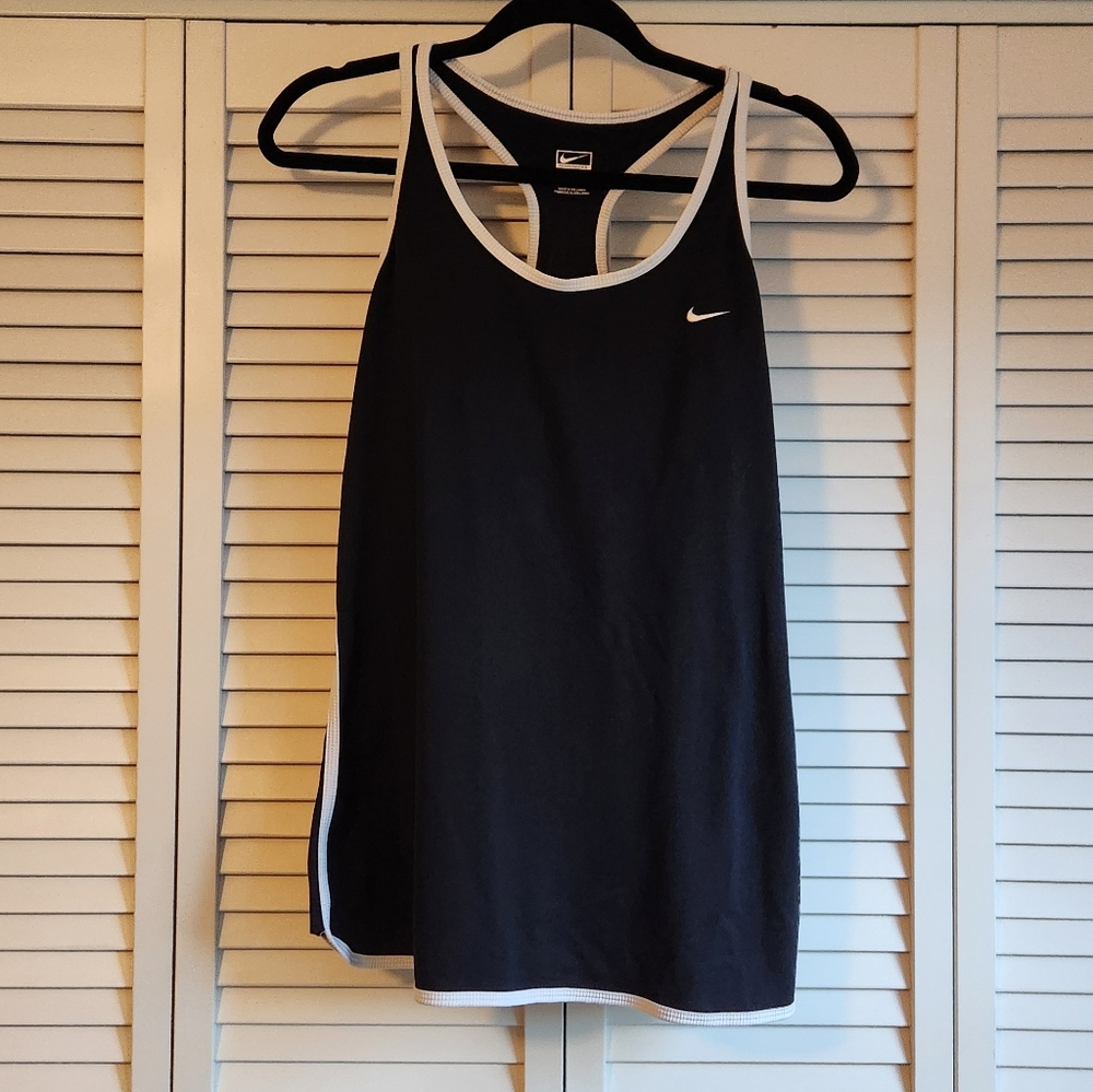Nike performance Women's Black athletic Tank Top - Picture 1 of 6
